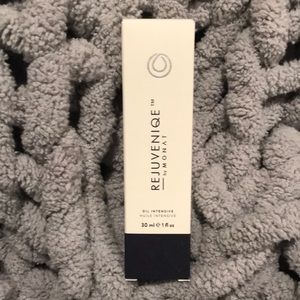 MONAT Rejuvenique Oil (New in box)
